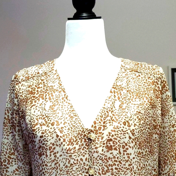 French Grey Animal Print Top Size Medium - Picture 3 of 8